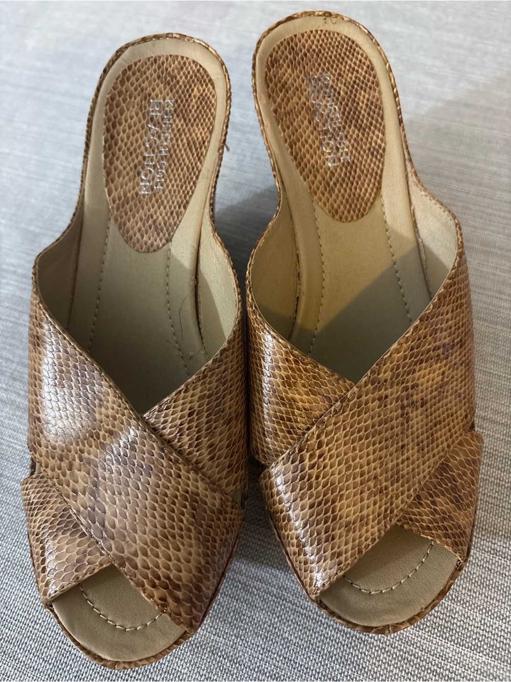 Kenneth Cole Reaction Tan Snake-Embossed Wedge Slides